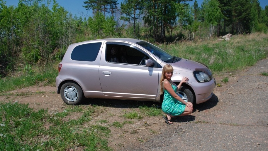 Toyota Vitz Pink