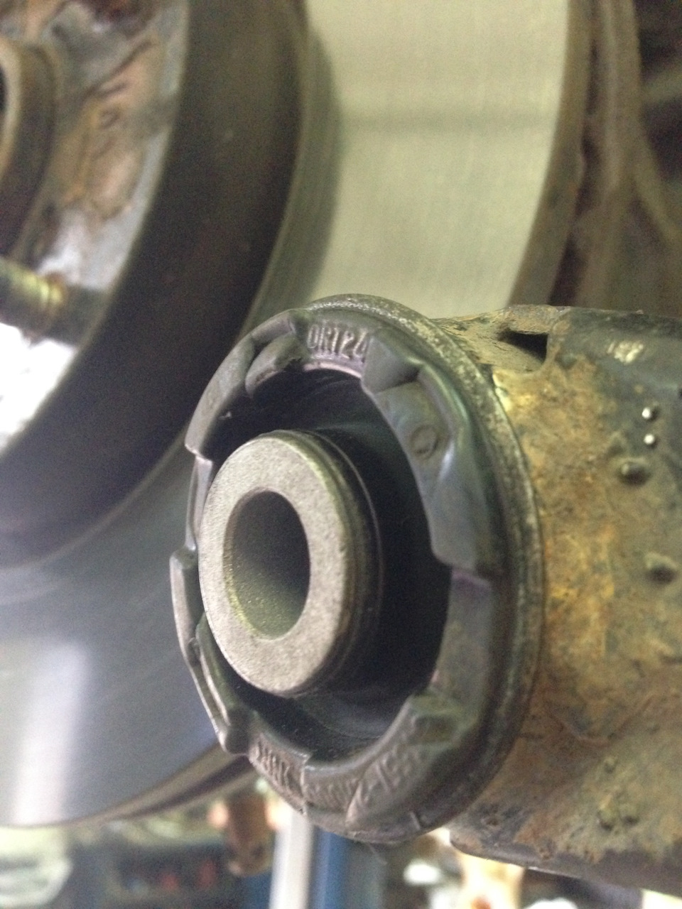 сайлентблок задних рычагов kia ceed jd. сайлентблоки передних рычагов кия сид 2011. Ceed jd задние сайлентблоки. сайлентблоки киа сид 2014. Ceed jd задние сайлентблоки.