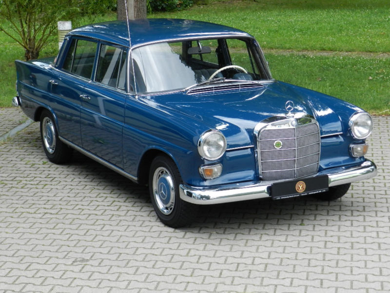 Мерседес 230. Mercedes Benz w110 Fintail. Mercedes 230. Mercedes 1966 седан. Мерседес 230i.