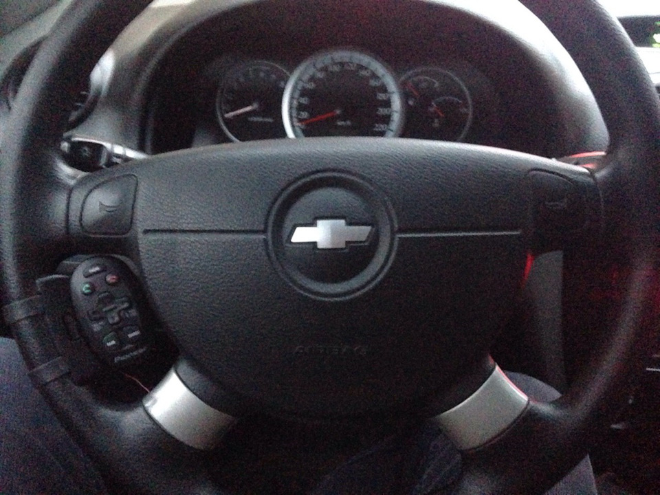Значок на руль — Chevrolet Lacetti 5D, 1,6 л., 2010 года | аксессуары ...
