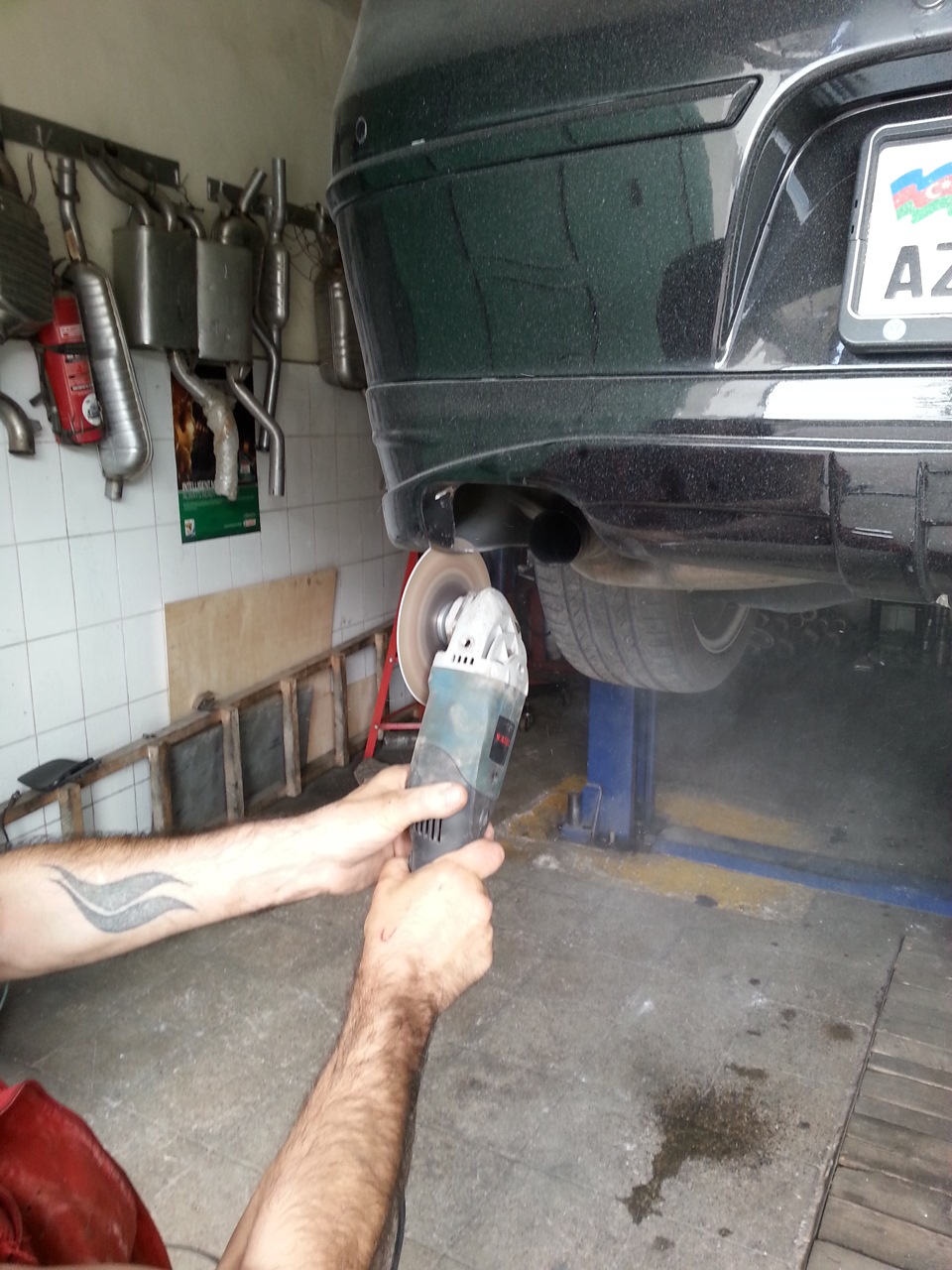 Установка двойного выхлопа — Volkswagen Passat B6, 1,8 л, 2008 года ...