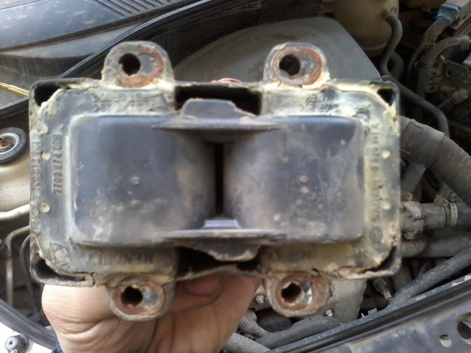 4. Катушка зажигания рено символ. 6 8. Катушка зажигания рено клио 2. 4.