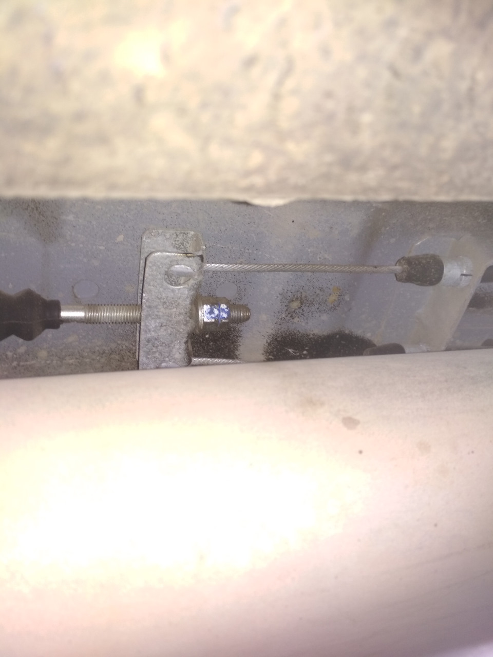 Регулировка стояночного тормоза Калина Кросс — DRIVE2