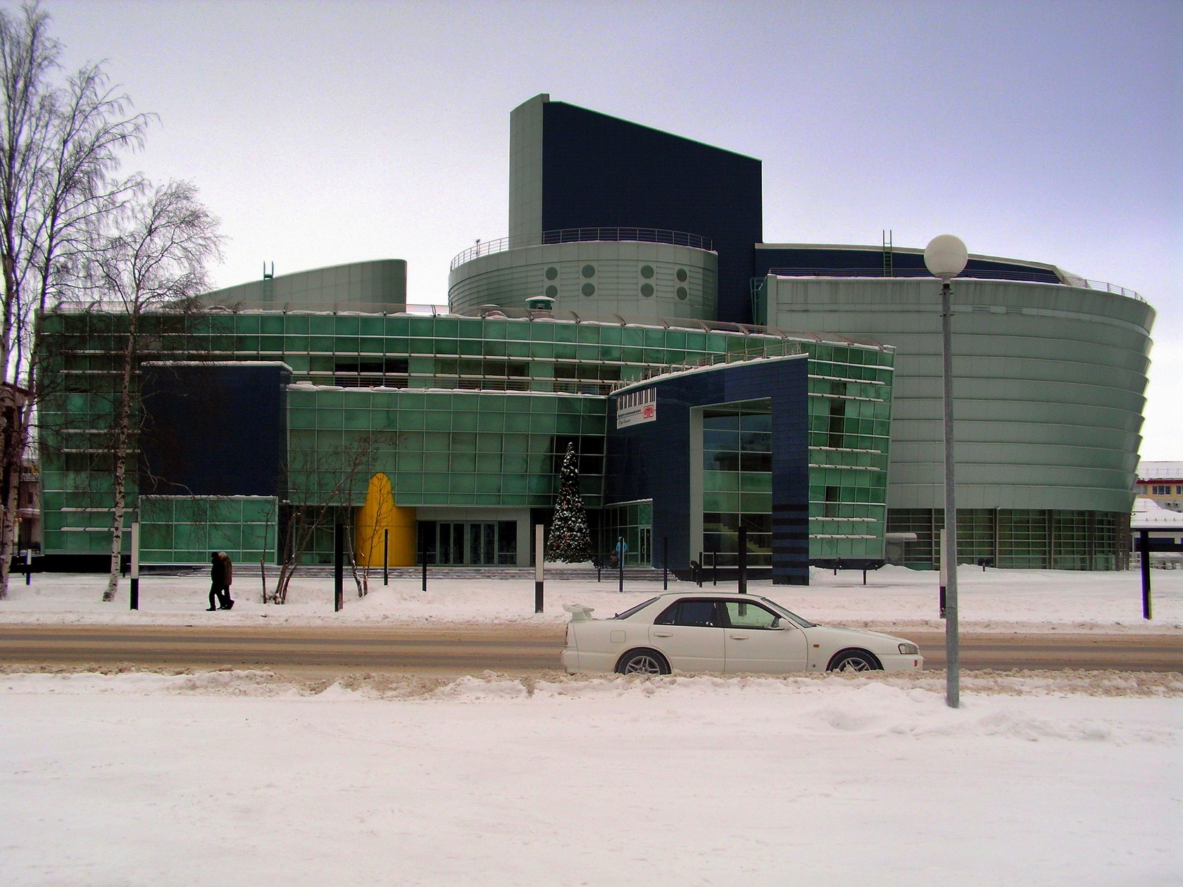 Югра классик ханты мансийск. Комплекс Югра Классик. Ханты Мансийск в 2009. Ханты Мансийск 1999 год.