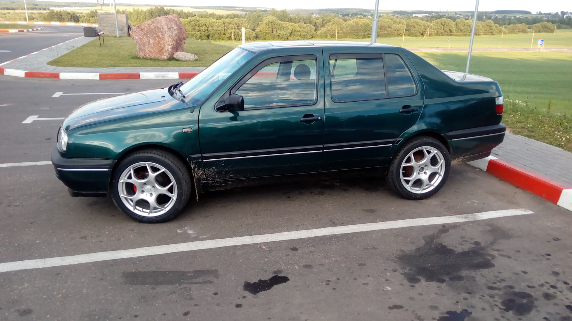 Volkswagen Vento на дисках r17