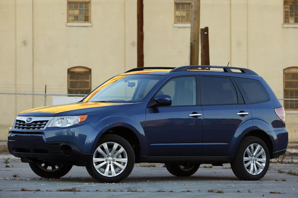 Subaru forester 2011 год