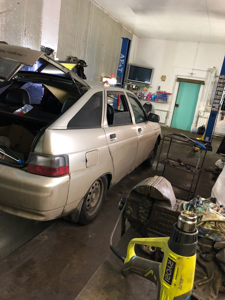 Упал лед с крыши. Беспокрасочное выпрямление вмятины (PDR) — Lada 21124 ...