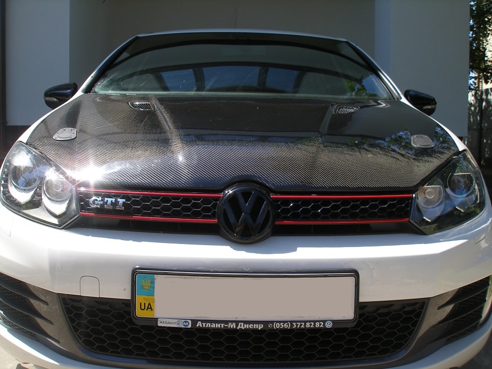 Volkswagen Golf 6 GTI капот