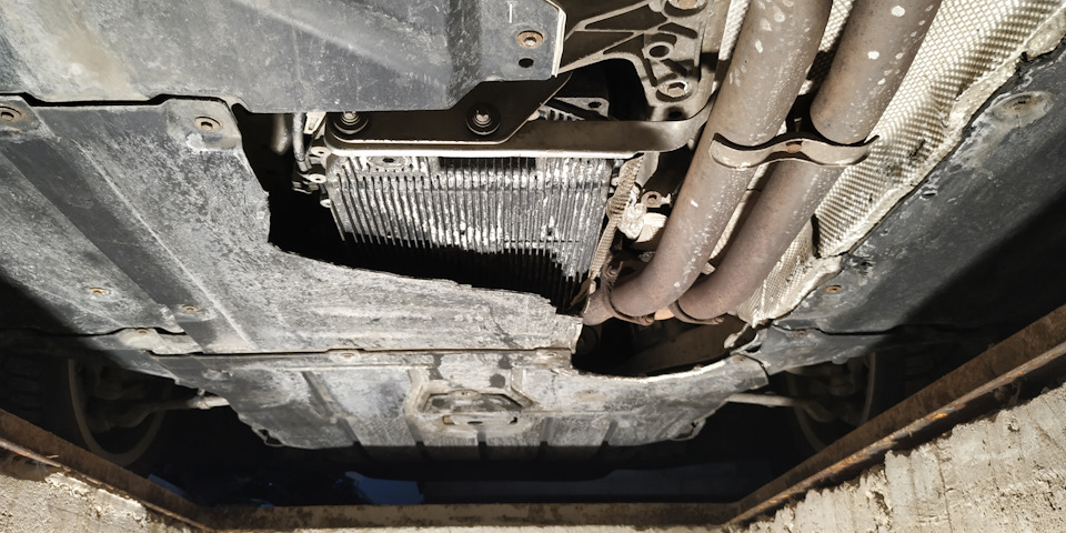 Сломана и минус кронштейн — BMW 3 series (E90)