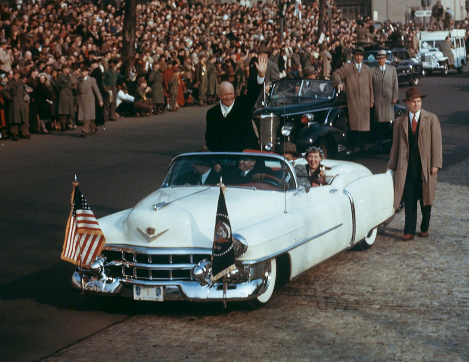 1953 1956 год. Pontiac Club de mer 1956. Машины 1953. Американские автомобили 1953 года. Америка 1956.