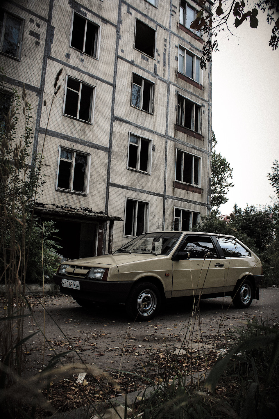 Фотосет в подмосковной «Припяти» — Lada 2108, 1,3 л, 1989 года | фотография  | DRIVE2