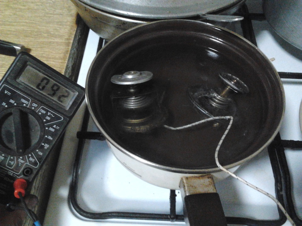 Замена помпы, термостата, вискомуфты. — BMW 5 series (E28), 2,5 л, 1982 ...