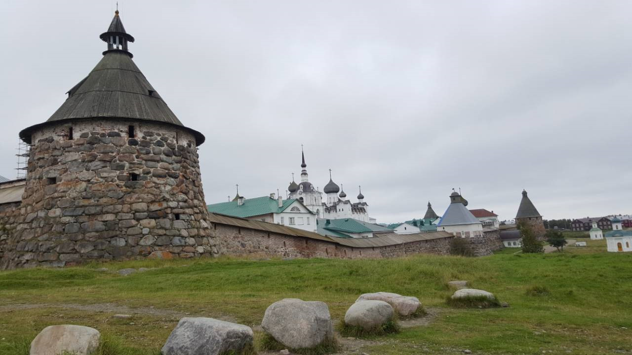 Москва кемь. Кемь Соловки. Кемь крепость. Соловецкий монастырь при Иване Грозном. Соловецкий монастырь деревянный.