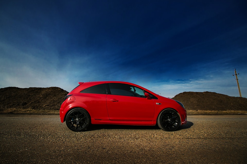 Opel Corsa Red