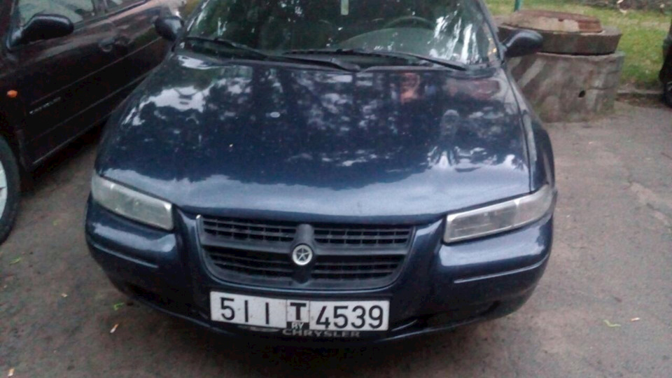 отмыл тонировку с фар, полирнул — Chrysler Stratus I, 2,5 л., 1995 года ...