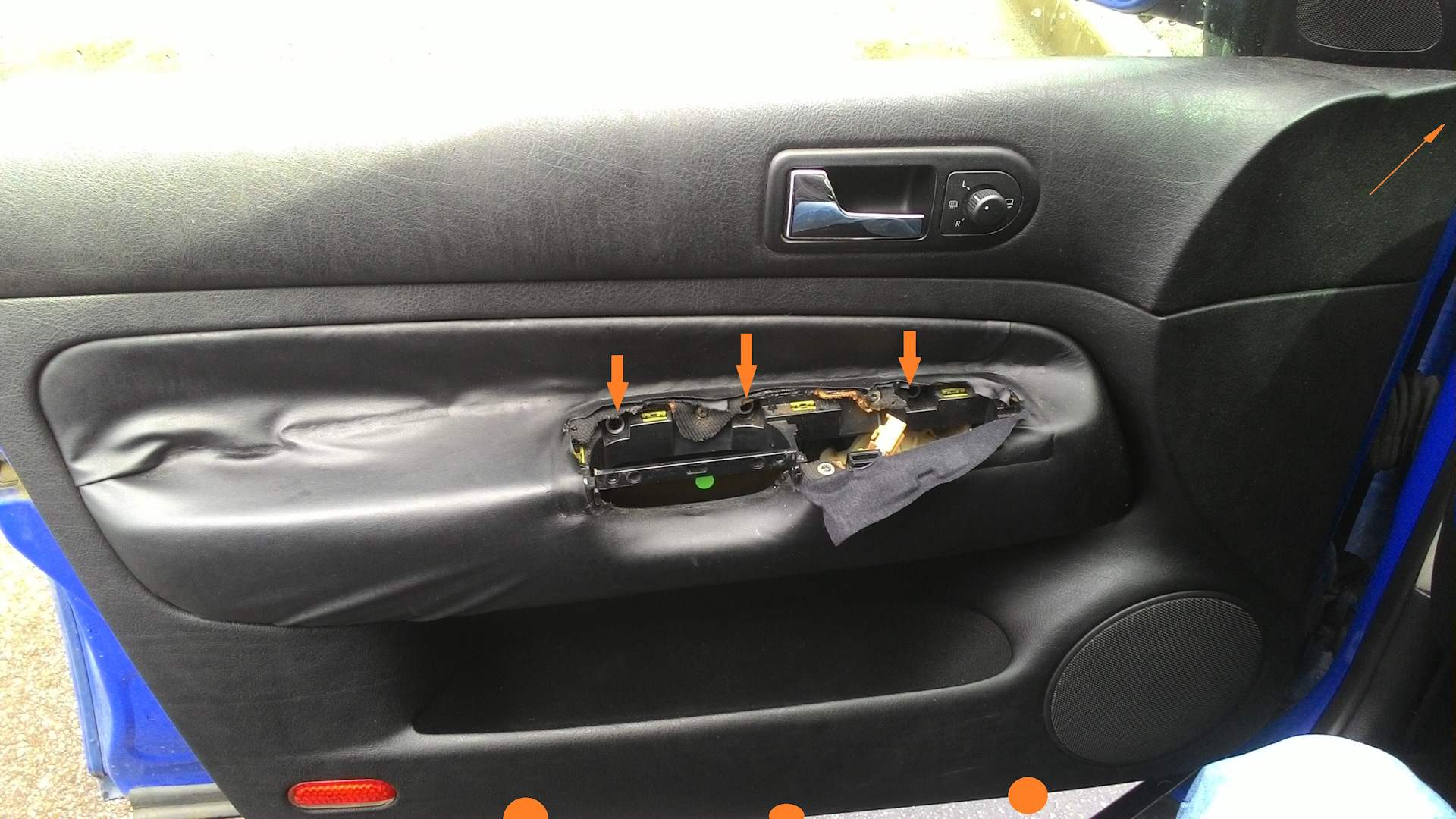 схема передней двери гольф 6. как снять обшивку гольф 4. ручка на обшивку двери фольксваген бора. гольф 4 тяга блокировки задней двери. Golf 4 двери.