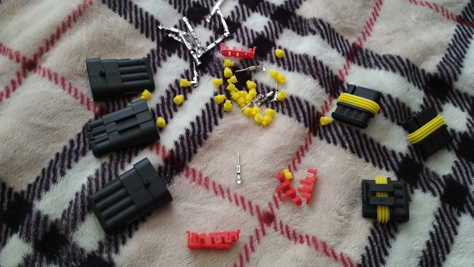 Все конечно же пришло в разобранном виде, но ничего. Себя надо чем-то занять. Собираем. — Lada 2115