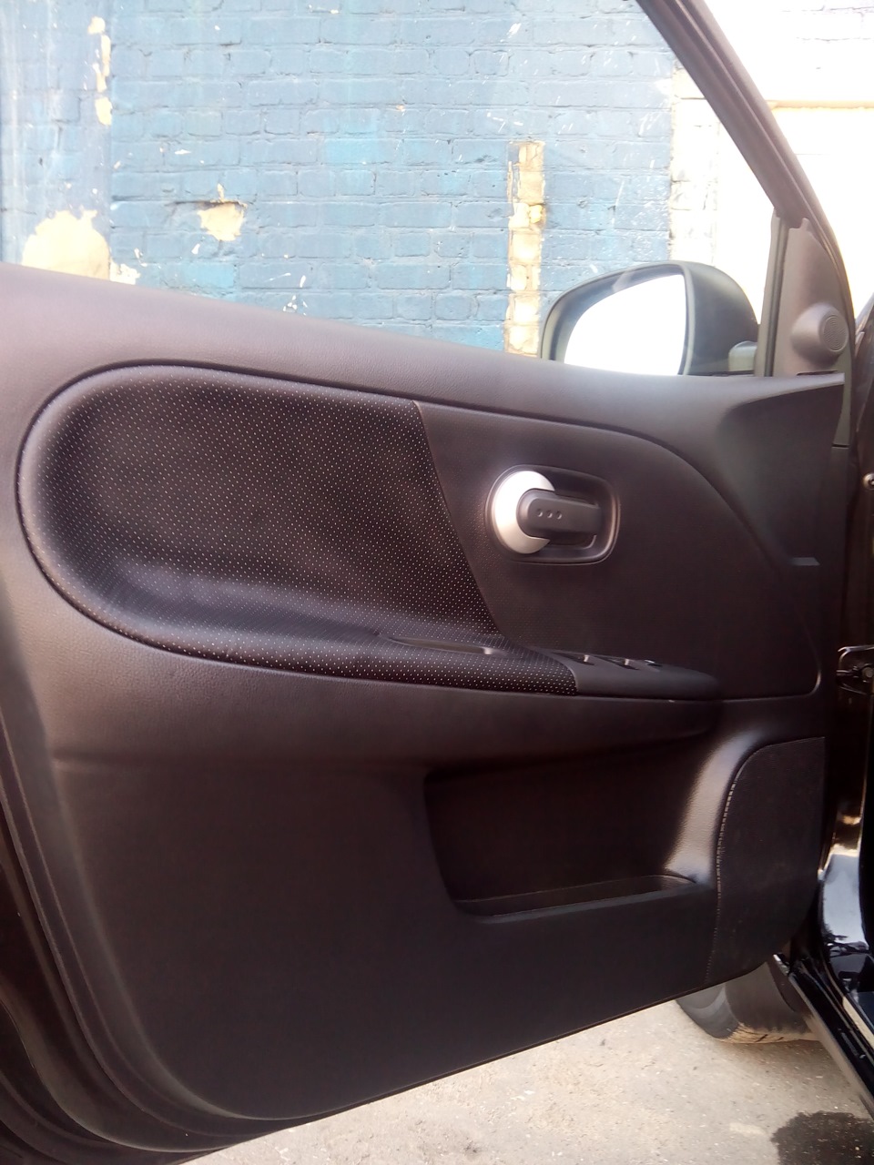 Как снять дверь ниссан ноут е11 Перетяжка дверных карт - Nissan Note (1G), 1,6 л, 2013 года стайлинг DRIVE2