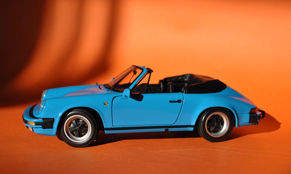 MINICHAMPS 1/18 PORSCHE 911 3.2 Carrera Cabriolet BLAU типа Голубой ! —  DRIVE2