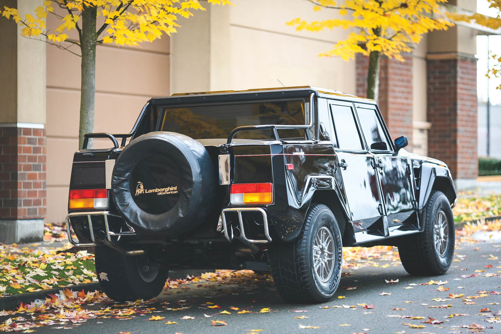 Lamborghini lm002