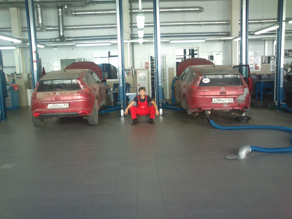 съездил на море… моя с права:) — Citroen C4 (1G)