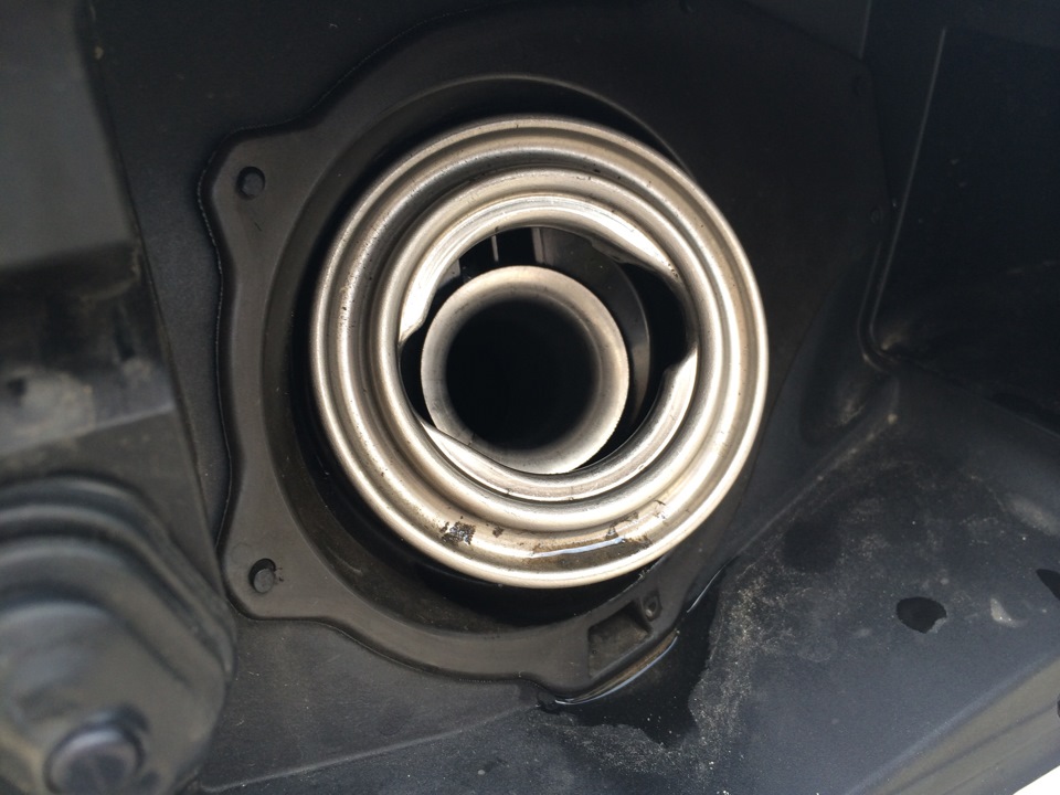 Клапан топливного бака бмв 3 f25. Dar 7720144020. Горловина топливного бака паджеро 4 3. 12430 fae. 7720142150.