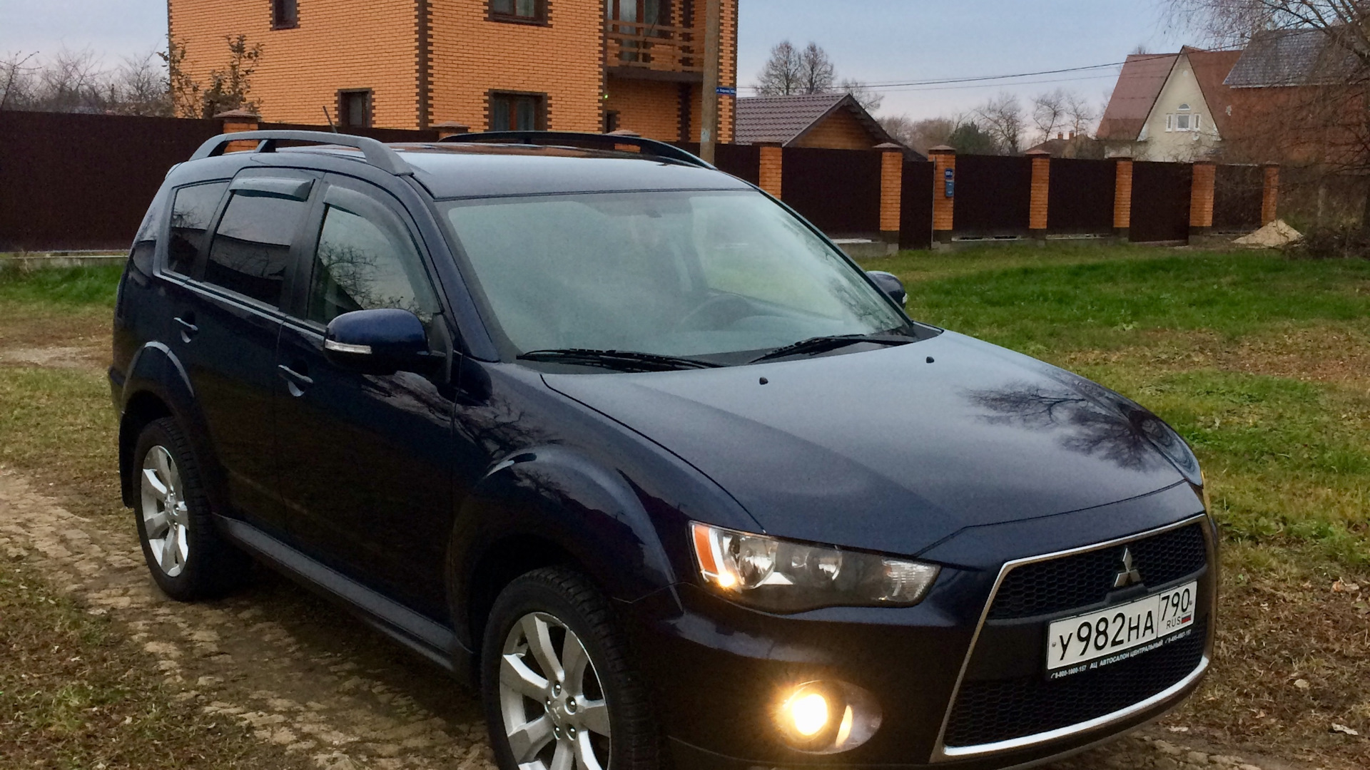 Mitsubishi Outlander XL 2.4 бензиновый 2010 | Синяя Акула на DRIVE2