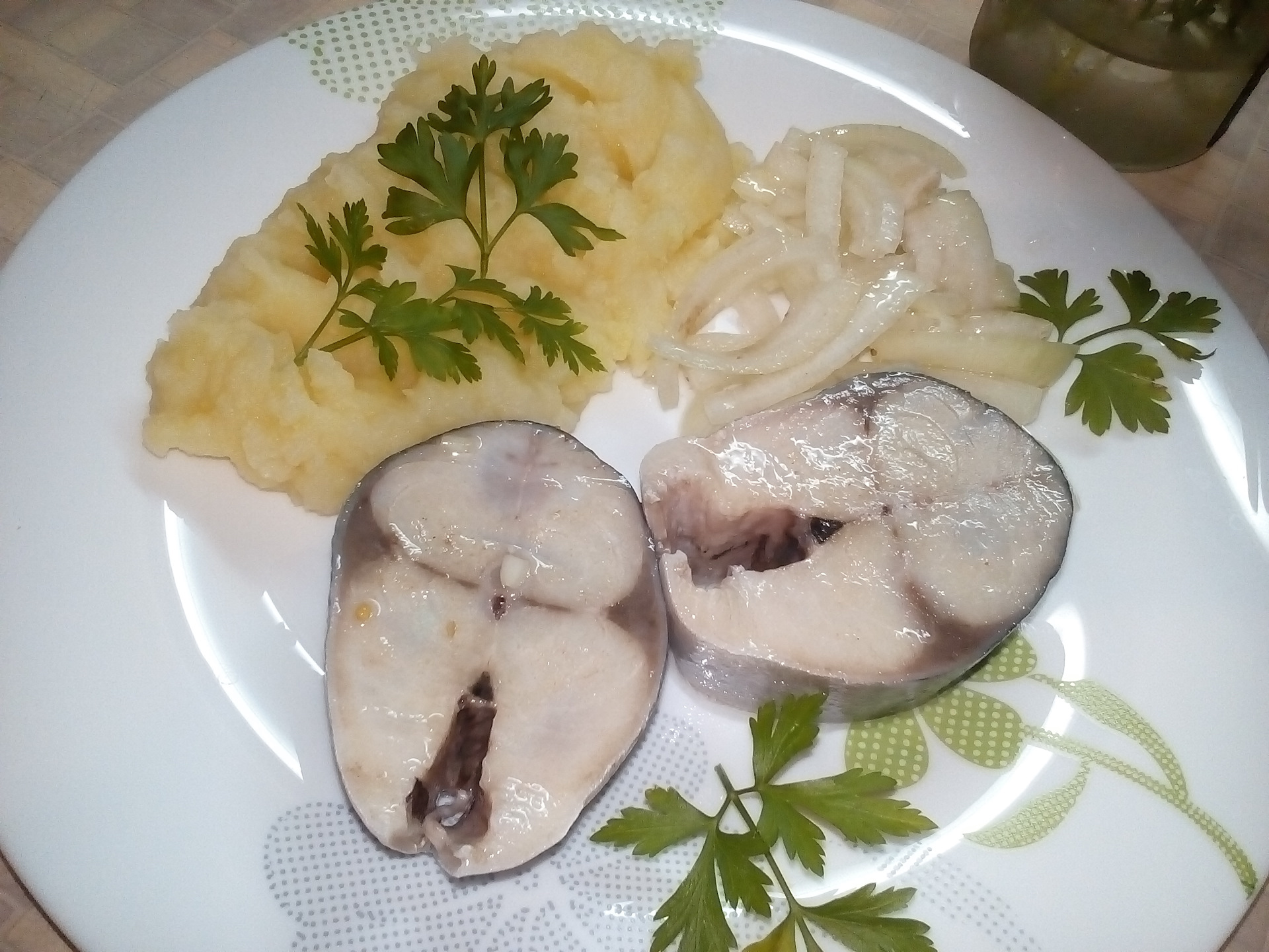 Рецепт маринованной скумбрии с луком