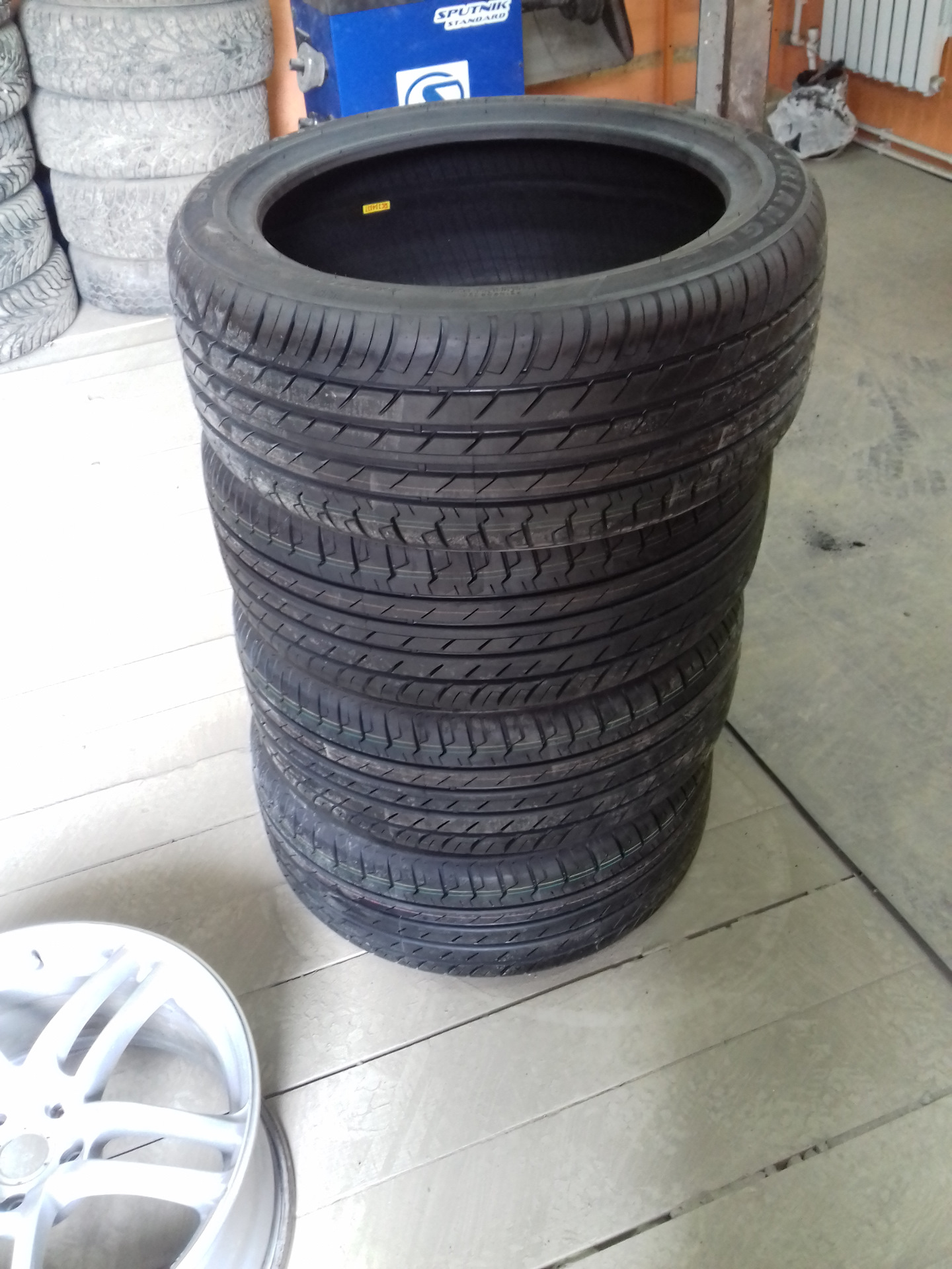 Triangle 245/50 r18. Triangle tr-918 91v.