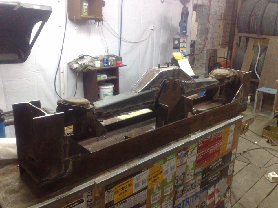 помощь другу в лифтовке нивы)))часть 1 (задний мост) — Mercedes-Benz ...