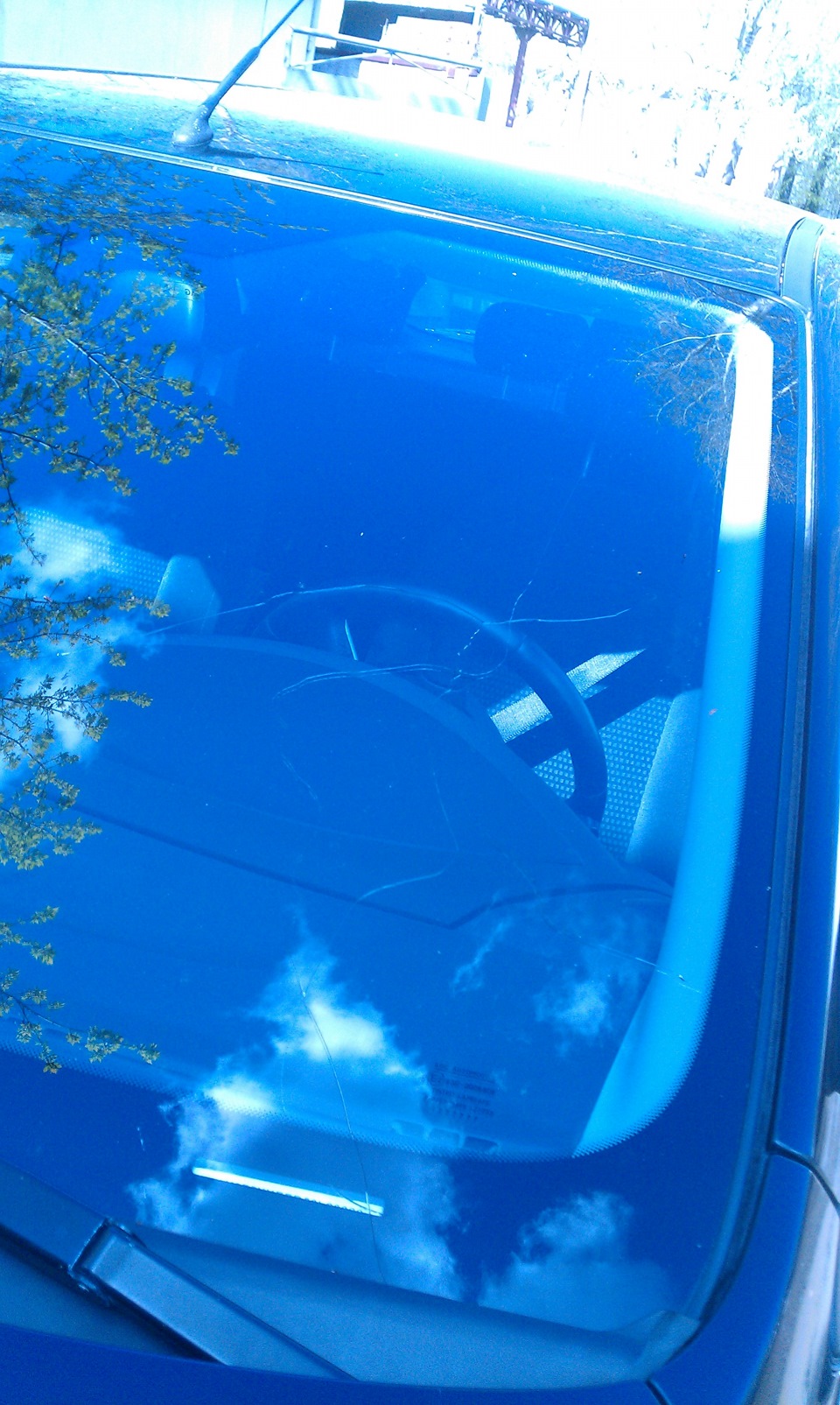 3 Лобовое Стекло с подогревом — Ford Focus II Hatchback, 2 л, 2006 года