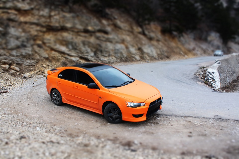 Lancer 10 Evolution оранжевый