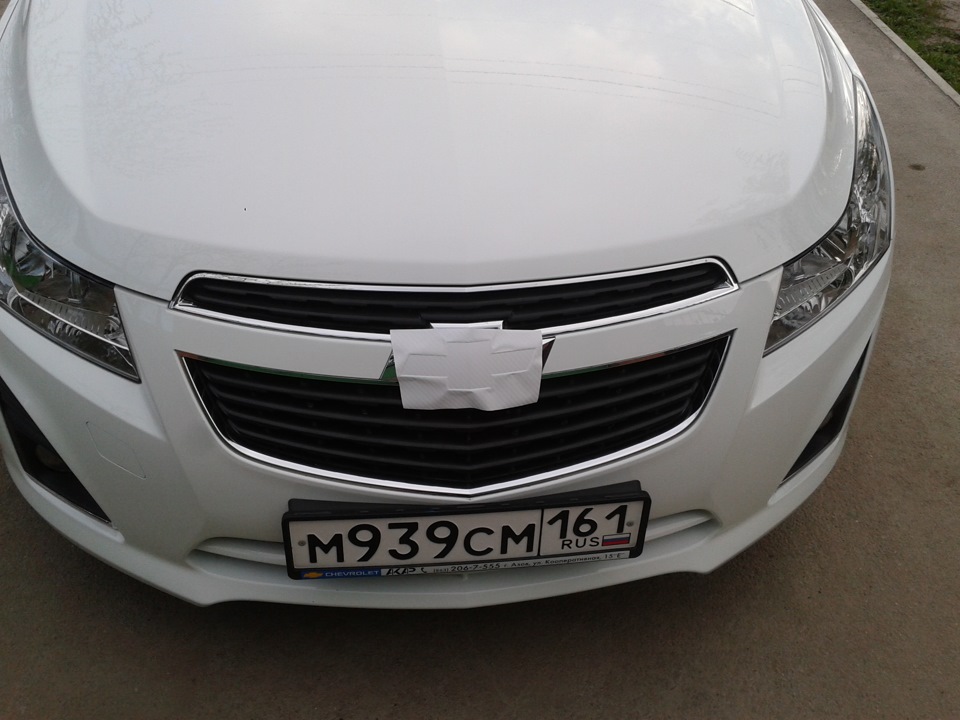 Заклеил значки — Chevrolet Cruze (1G), 1,8 л, 2013 года | тюнинг | DRIVE2