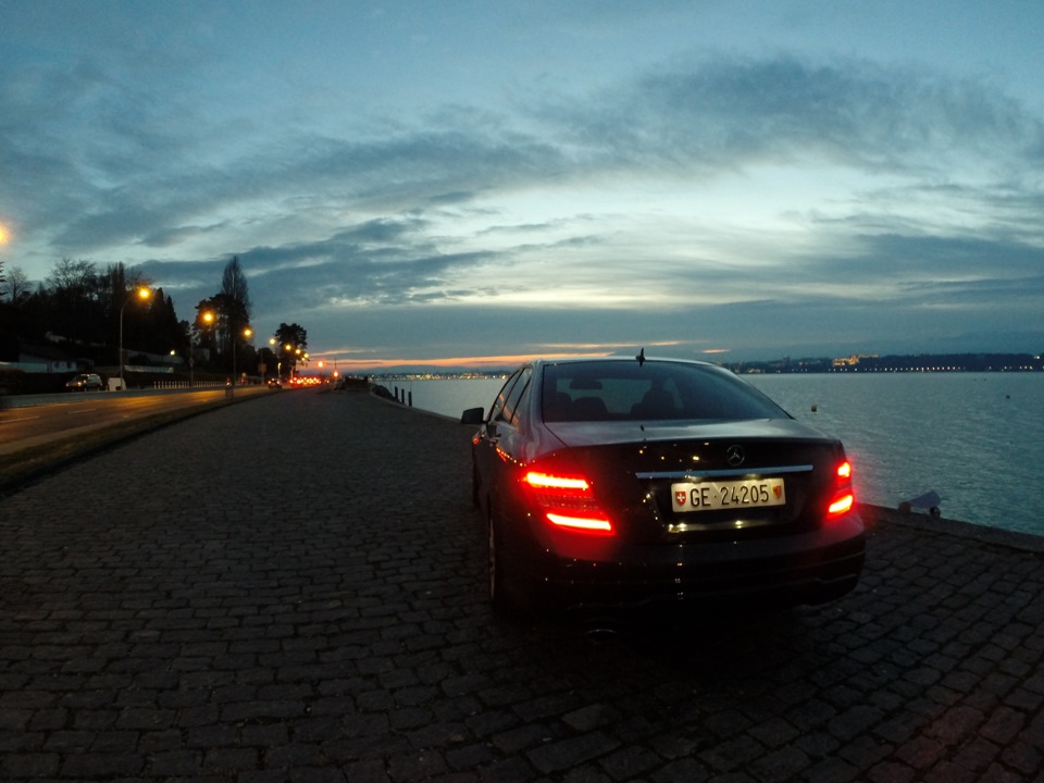 Фотосет на берегу озера Леман (Франция-Швейцария). — Mercedes-Benz C ...