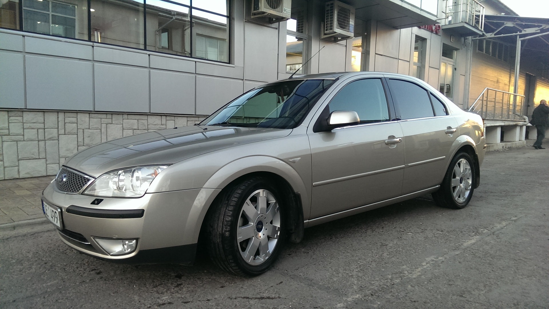 Мондео 3 золотистый. Мондео 3 2001 2. Ford mondeo iii 2001. Форд мондео 3 2. 0 дизель 2001г.