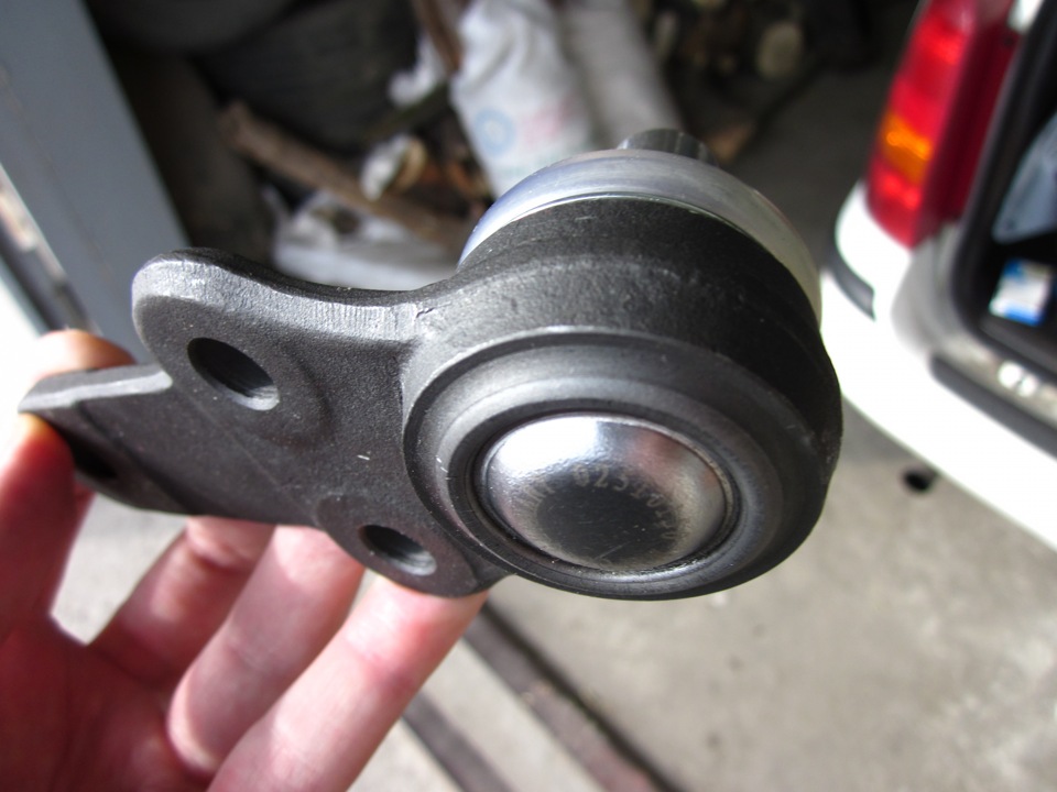 Стойки стабилизатора Mapco 19608HPS, шаровые опоры Mapco 19653 — Ford ...