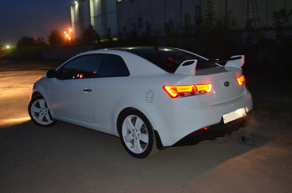 Kia Cerato Koup белая