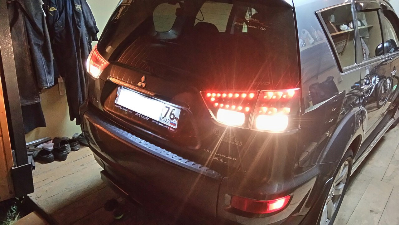 Фонарь задний внешний правый для Митсубиси Аутлендер Xл - Mitsubishi Outlander X