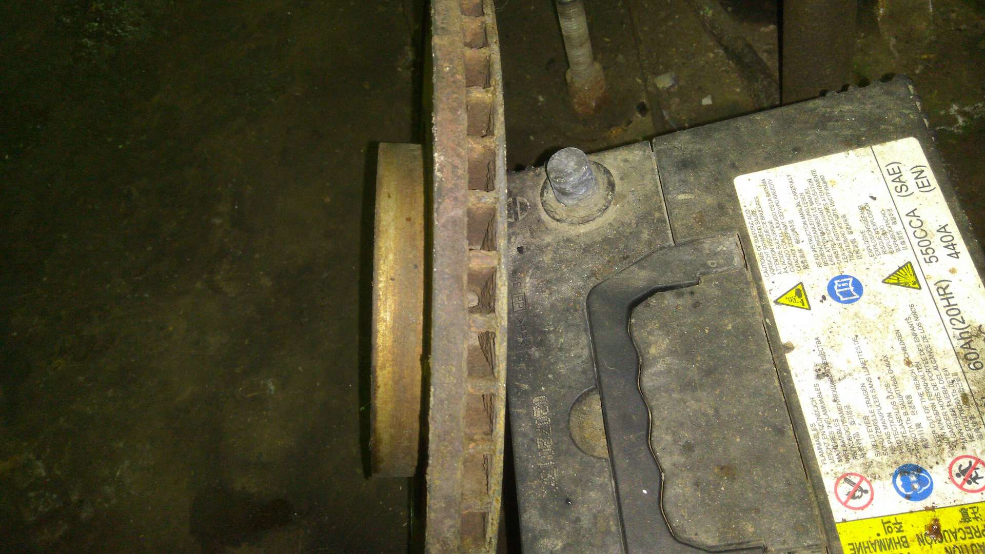 Замена салонного фильтра, подтянул ручник, вторая доливка масла 168474 ...