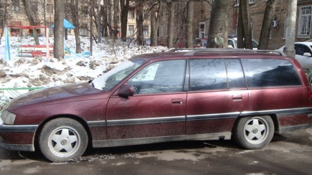 Караван 24. Opel Omega Caravan 1990.