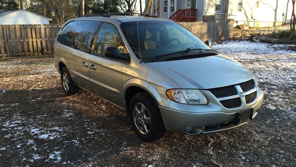 Dodge caravan 2003 года. Dodge Caravan 2003 года характеристики. Додж Караван сарай фото. Старый красный Додж Караван-сарай. Додж Караван 2 3.3 литра отзывы владельцев.