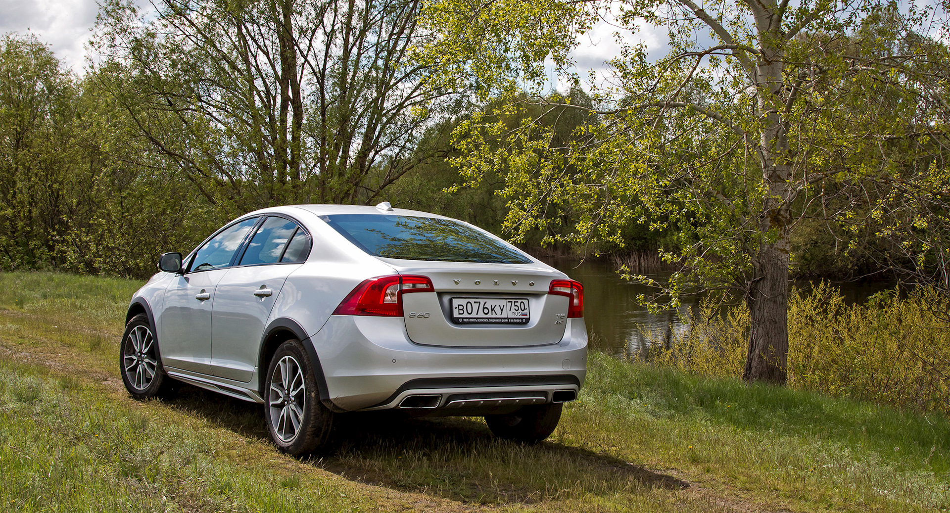 Видео: на Volvo S60 Cross Country на Формулу-1 в Сочи — «Тест-драйвы»,  «Видеосюжеты» на DRIVE2