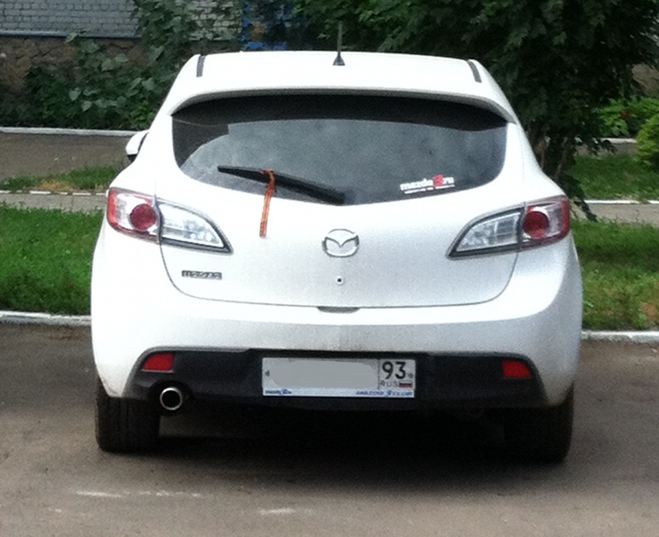 Спойлер мазда 3 бл хэтчбек. Mazda 3 bl тонировка задних фар. Мазда 3 bl тонированные задние фары. Mazda 3 bl белая. Мазда 3 bl тонированные задние фары.