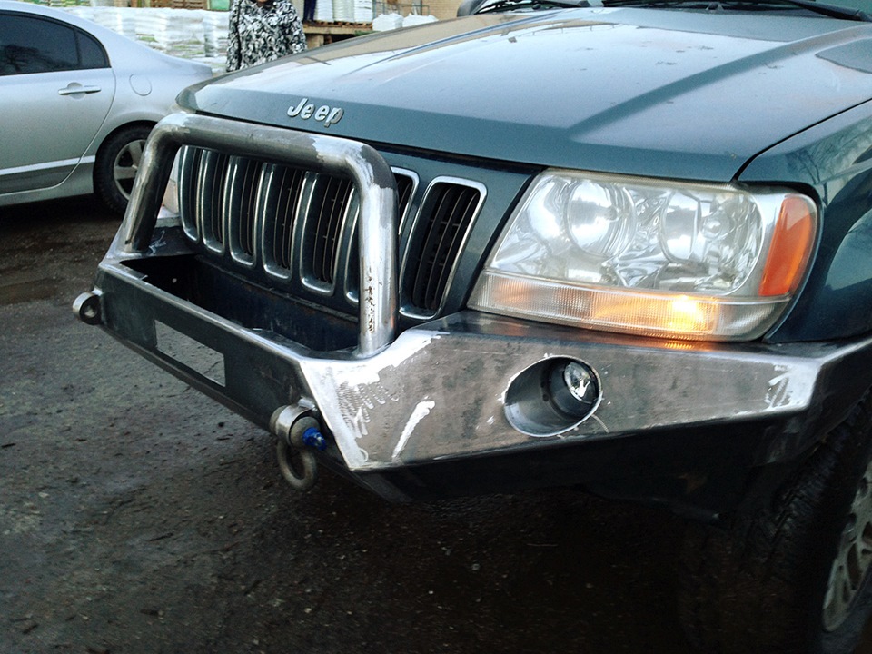 Бампера jeep grand cherokee. Jeep WJ силовой бампер. Grand Cherokee ZJ без бампера. Силовой бампер риф Jeep WJ. Бампер над лебедку Гранд Чероки ZJ.
