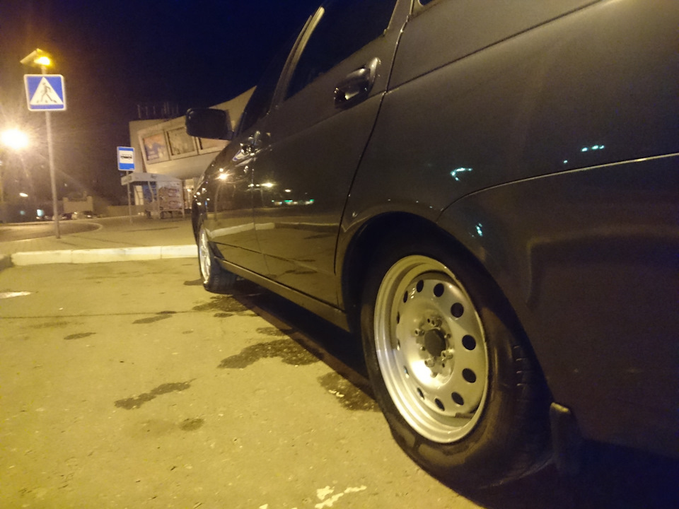 Субботний вечер. — Lada Приора универсал, 1,6 л, 2015 года | мойка | DRIVE2