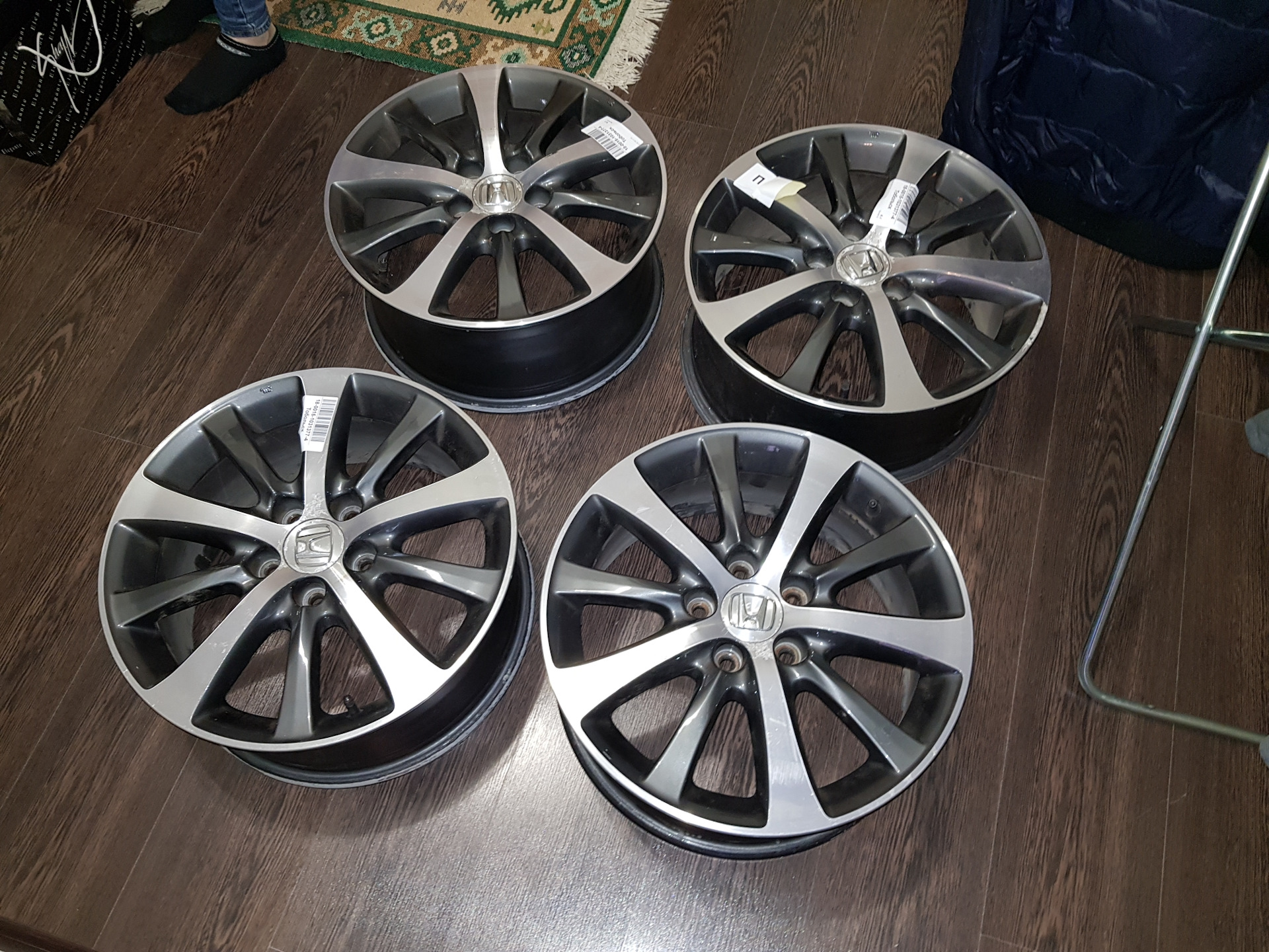 Диски honda. Хонда Аккорд диски r17. Honda Accord 8 диски r17. Аксессуарные диски Honda Accord 8 r17. Хонда Аккорд на 17 дисках.