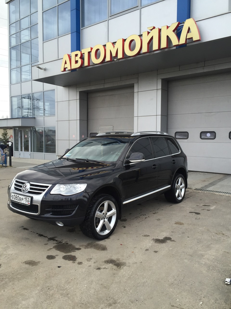 Погода позволяет помыть авто — Volkswagen Touareg (1G), 3 л, 2009 года |  мойка | DRIVE2