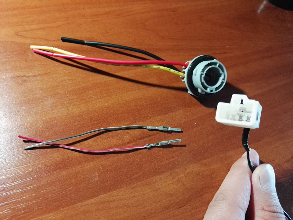 Те самые проводки с купленной точно такой же фишки. — KIA Sportage (3G)