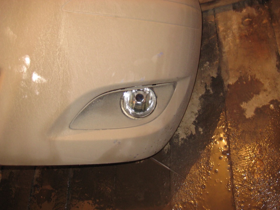 Замена стекла в противотуманной фаре. — Toyota Vitz (90), 1 л, 2010 ...