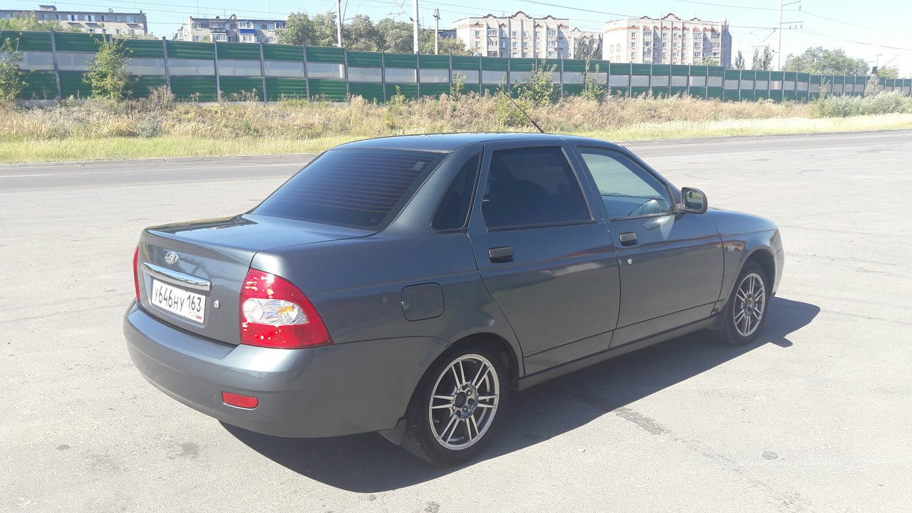 Lada Приора седан 1.6 бензиновый 2011 | СероСинеЗеленая Гыча на DRIVE2